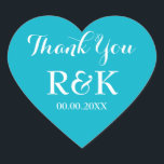 Kuvertförseglingar hjärtformade bröllop gynnar kli hjärtformat klistermärke<br><div class="desc">Snyggtens Hjärtformade bröllopsförmån tack för dina klistermärken. Aqua/turkos blue och white eller anpassningsbar bakgrund färg. Elegantens skripttypografi. Använda som romantiska kuvertförseglingar/förseglare eller som chic som favoritmärke för bröllop i monogrammet för att tacka gästerna. Tum symbolform kärlek med snyggt. Händer också till andra tillfälle som klassens förlovningsfest,  finare-årsdagen osv.</div>