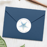 Kuvertförseglingsetikett, Blue Starfish Beach Wedd Runt Klistermärke<br><div class="desc">Personlig Starfish Beach Wedding Stickers med brids- och rummens namn och bröllop-datum har en kopia av mina ursprungliga vattenfärgsbilder i blått. Matchning av havslager,  Inbjudningskort för möhippa,  Spara datumkort,  Önskat som visitkort,  tackkort och andra Bröllop-kontorsprodukter och Bröllop-gipsprodukter tillgängliga. Besök www.zazzle.com/dotellabelle för att se alla.</div>