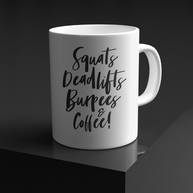 Kvadter, deadliftar, burpees och kaffe! Svart skri Kaffemugg (Skapare uppladdad)