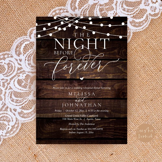 Kvällen före för evigt Romantisk Generalrepetition Inbjudningar (The Night Before Forever Romantic Rehearsal Dinner Invitation Card Brown Wood String Lights)