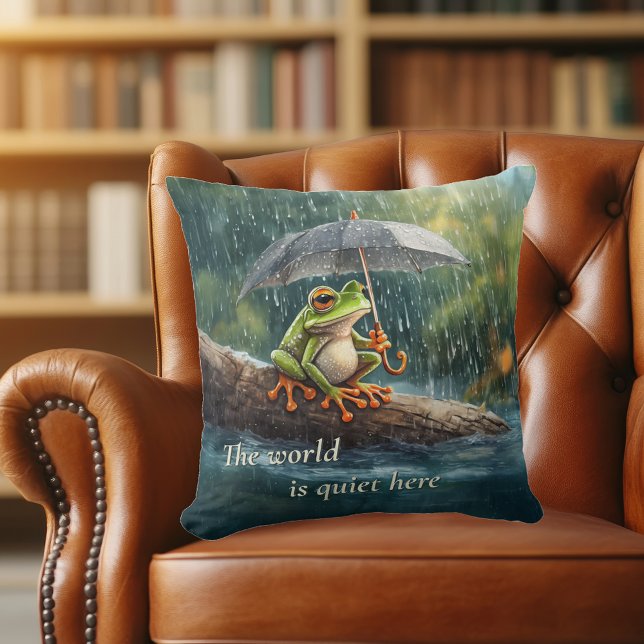 Kvarnstenen Frog Världen är tyst här Kudde (Whimsical woodland cottagecore frog book lover reading nook solitude quiet throw pillow gift)