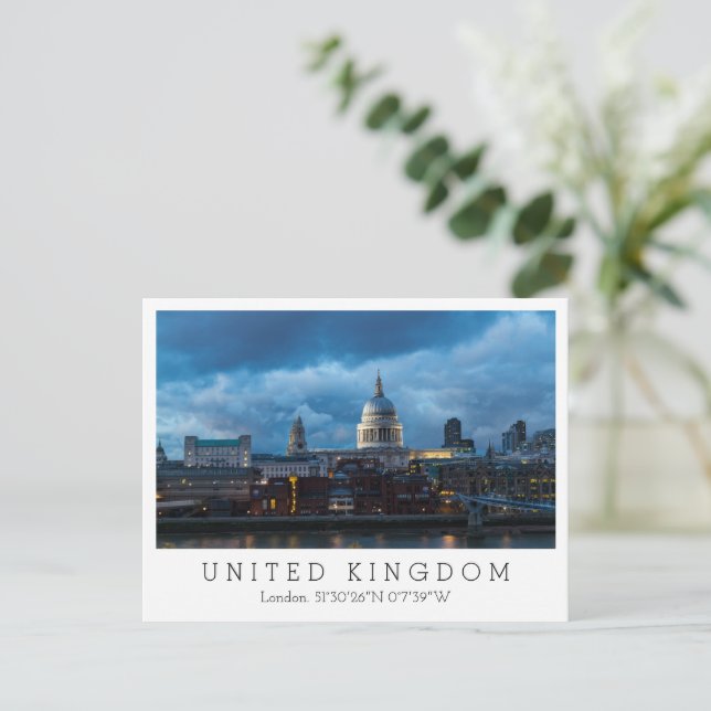 Kväve om St. Paul's Cathedral. London Vykort (Stående Fram)