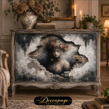 Kvinna avslöjad i krullande väggdecoupage