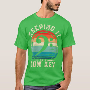 Kvinna Bass Clef håller den vid låg Nyckel-funktio T Shirt