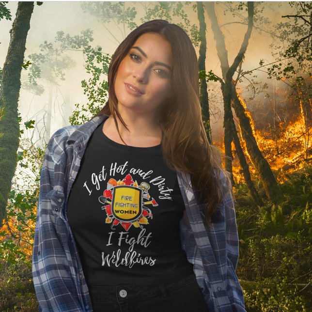 Kvinna brandbekämpare t shirt (Skapare uppladdad)
