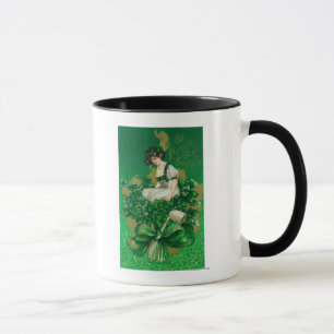Kvinna för St Patrick dagsouvenir på klöverplat Mugg