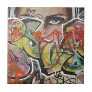 kvinna för typ för text för abstrakt grafittiko kakelplatta