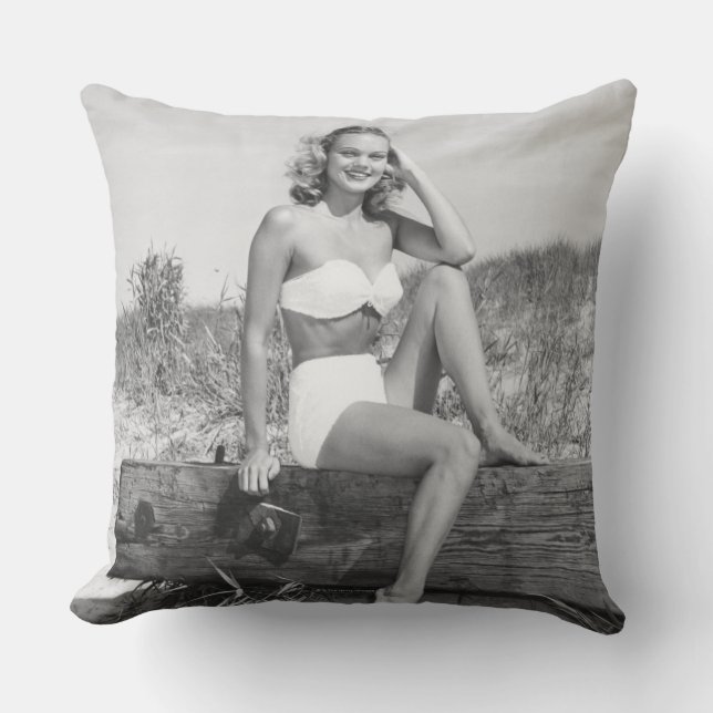 Kvinna i bikini kudde (Framsida)