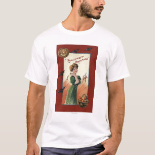 Kvinna i den gröna klänningen som skalar Apple Tee