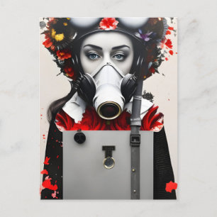 Kvinna i en gasmask med rött blomsterkort vykort