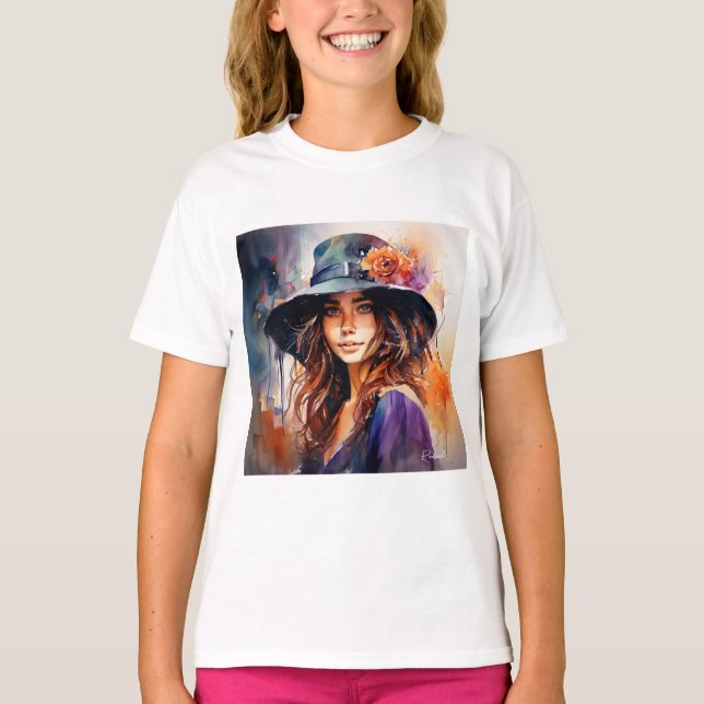 Kvinna i Hat: Porträtt i Vibrant Grace T Shirt (Framsida)