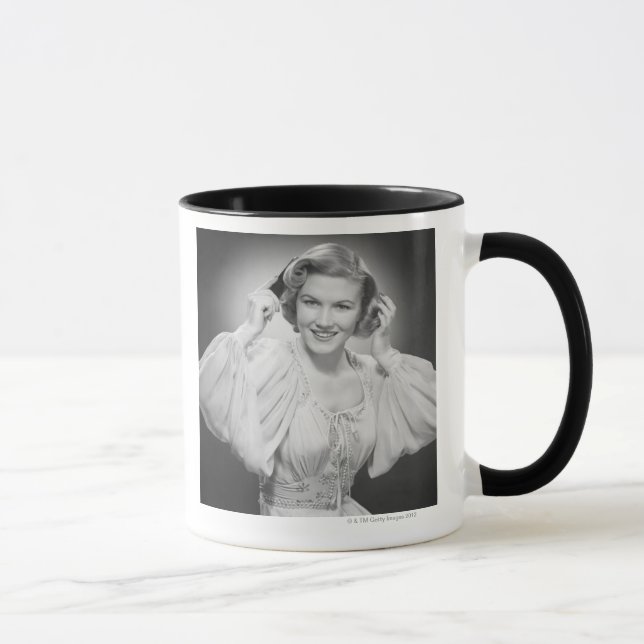 Kvinna i klänning 2 mugg (Höger)