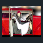 Kvinna i Red Sports Car Poster<br><div class="desc">Den rödhårade kvinnan sitta i en vintage röd bil med dörren öppen.</div>