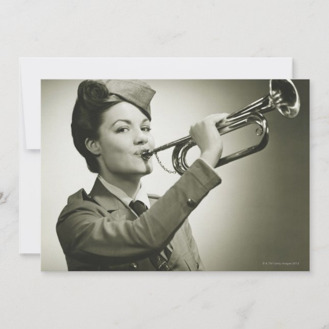 Kvinna i Soldier Uniform (Framsida)