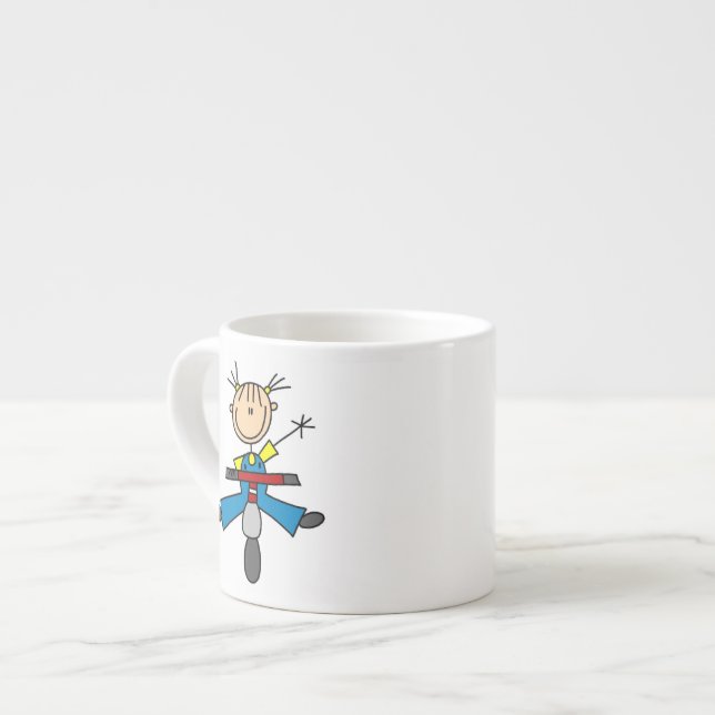 Kvinna i stickfigur körande scooter espressomugg (Framsida vänster)