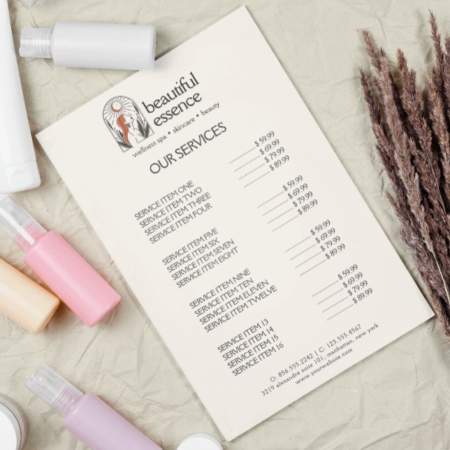 Kvinna lämnar Moon Arch SKINCARE Wellness Day Spa Flygblad (Skapare uppladdad)