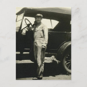 Kvinna med bil vykort