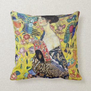 Kvinna med Fläkt av Gustav Klimt Kudde