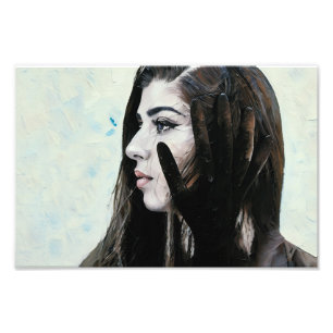 Kvinna med Mysterium Black Hand Overlay Fototryck