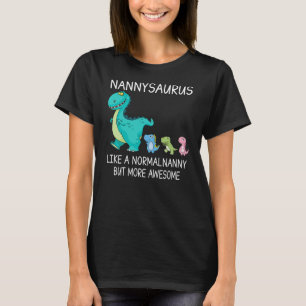 Kvinna Nannysaurus som en normal barnsköterska me T Shirt