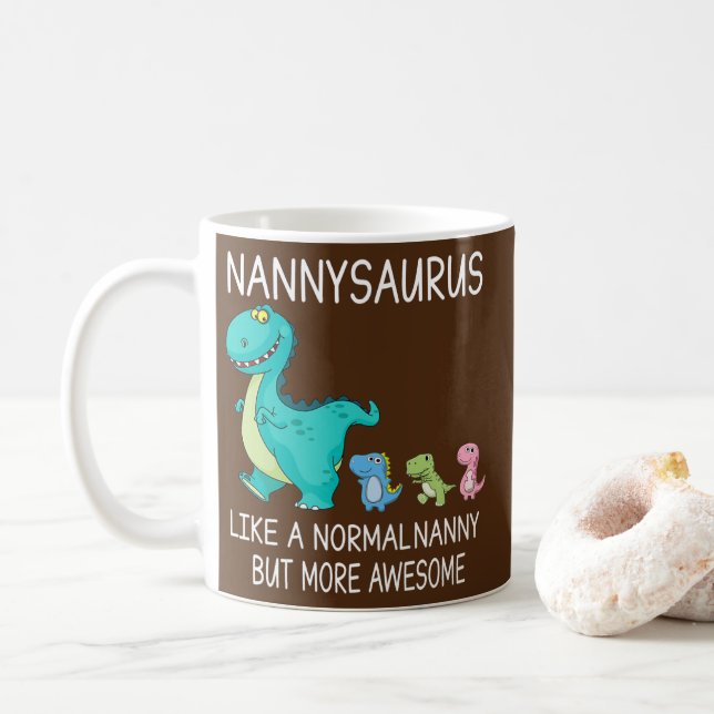 Kvinna Nannysaurus som en normal barnsköterska men Kaffemugg (Med munk)
