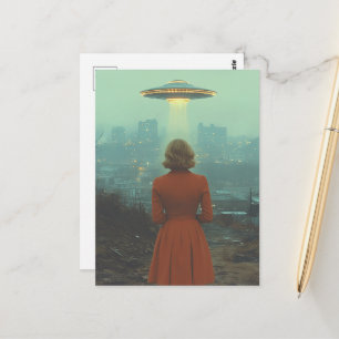 Kvinna och ett UFO Vykort