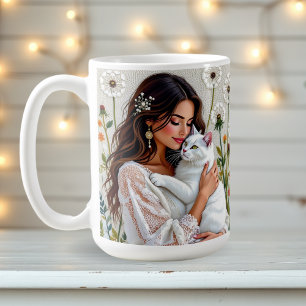 Kvinna och vit katt och maskrosor kaffemugg