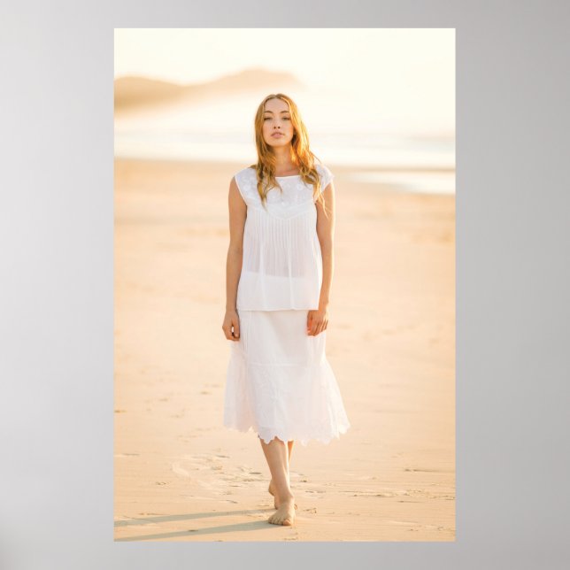 Kvinna på stranden poster (Framsidan)