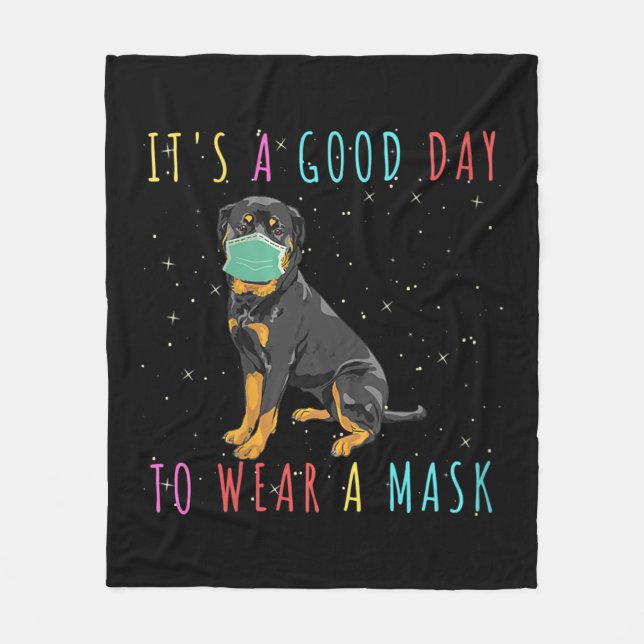 Kvinna Rottweiler Bära en mask funny dag i Bran Fleecefilt (Framsidan)