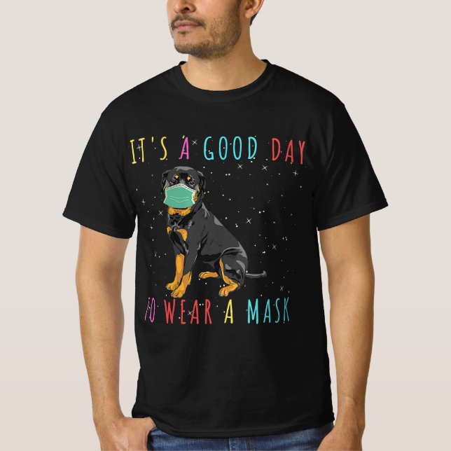 Kvinna Rottweiler Bära en mask funny dag i Bran T Shirt (Framsida)