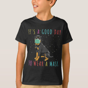 Kvinna Rottweiler Bära en mask funny dag i Bran T Shirt