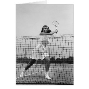 Kvinna som leker tennis hälsningskort