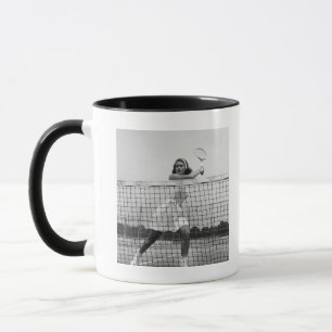 Kvinna som leker tennis mugg
