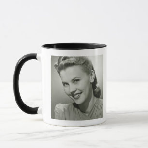Kvinna som ler 2 mugg