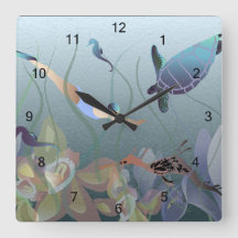 Kvinna som simmar under vatten med sköldpadda