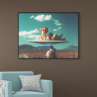 Kvinna som slappnar av på UFO i öken Poster