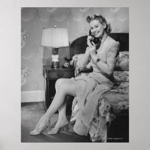Kvinna som talar på telefonen poster