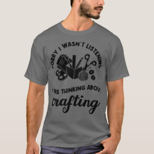 Kvinna som tänker på att forska i Hobby Desi T Shirt
