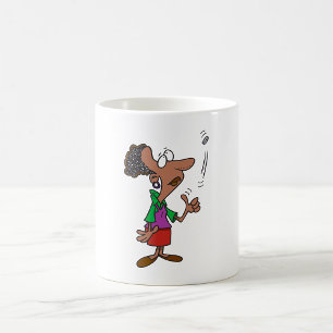 Kvinna som vänder ett mynt kaffemugg