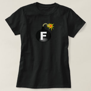 Kvinna svart F bombarderar T-shirt