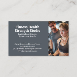 Kvinna tränar i gym Fitness Visitkort