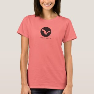 Kvinna utslagsplats med kulöra sleever t shirt