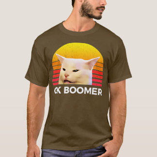 Kvinna Yelling vid Bord Dinner Funny Cat Ok Boomer T Shirt