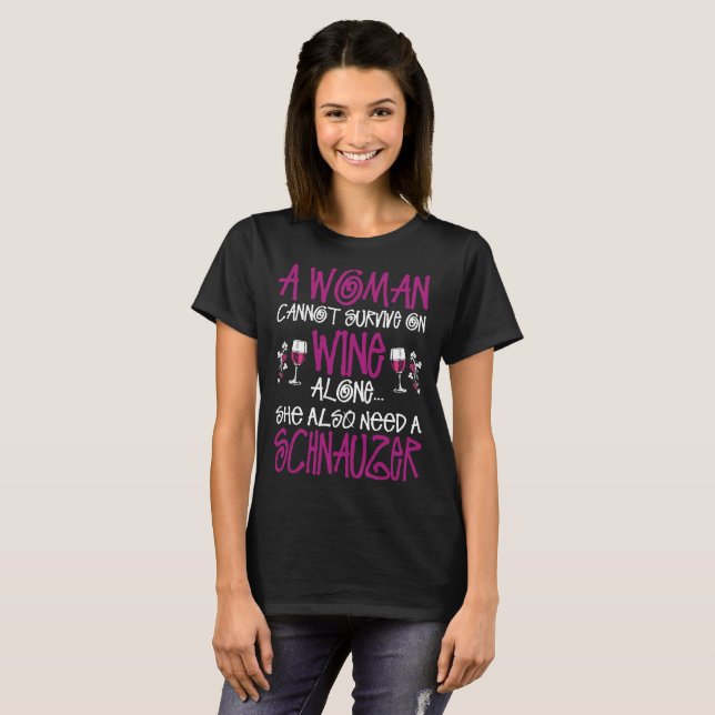 Kvinnan överlever på vin behöver också t shirt (Hel framsida)