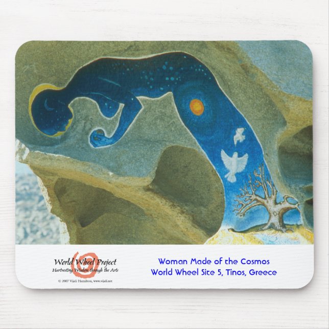 Kvinnan som göras av kosmos/mus, vadderar musmatta (Framsidan)