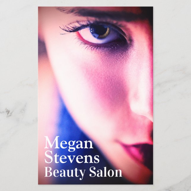 Kvinnans skönhetstäcke i ansikte flygblad (Framsidan)