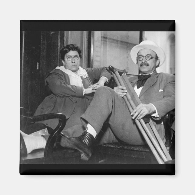 Kvinnlig anarkistisk ledare och hjälp i draft_Krig Magnet (Framsidan)