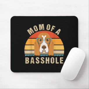 Kvinnlig Basset Hound Presenterar Rolig Mamma Till Musmatta