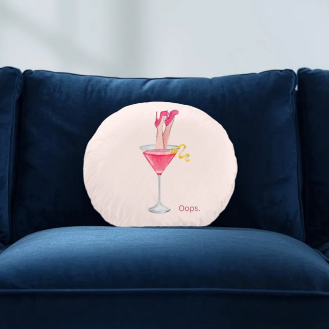 Kvinnlig cocktailhumor, rosa drinkillustration rund kudde (Skapare uppladdad)