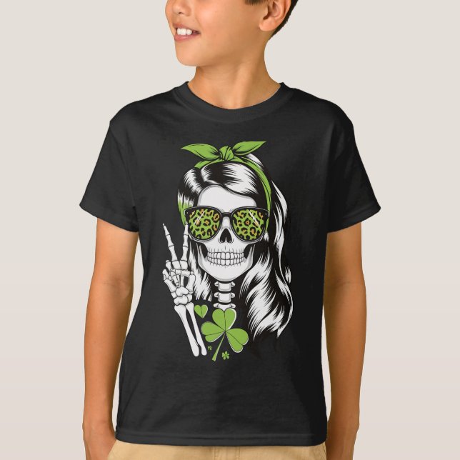 Kvinnlig dödskalle St. Patricks dag röra tova _1  T Shirt (Framsida)